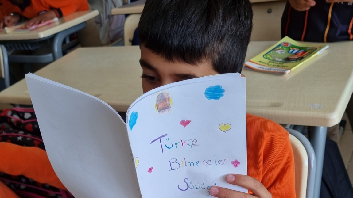 BİLMECELER SÖZLÜĞÜMÜ OLUŞTURUYORUM .